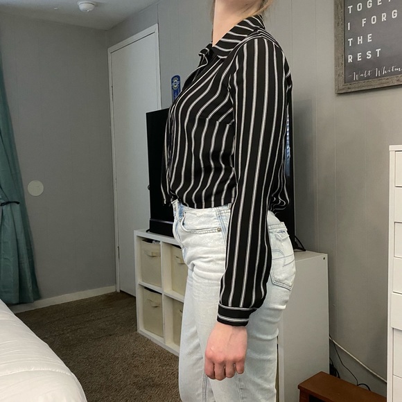 black and white pin stripe button up blouse - Picture 4 of 6